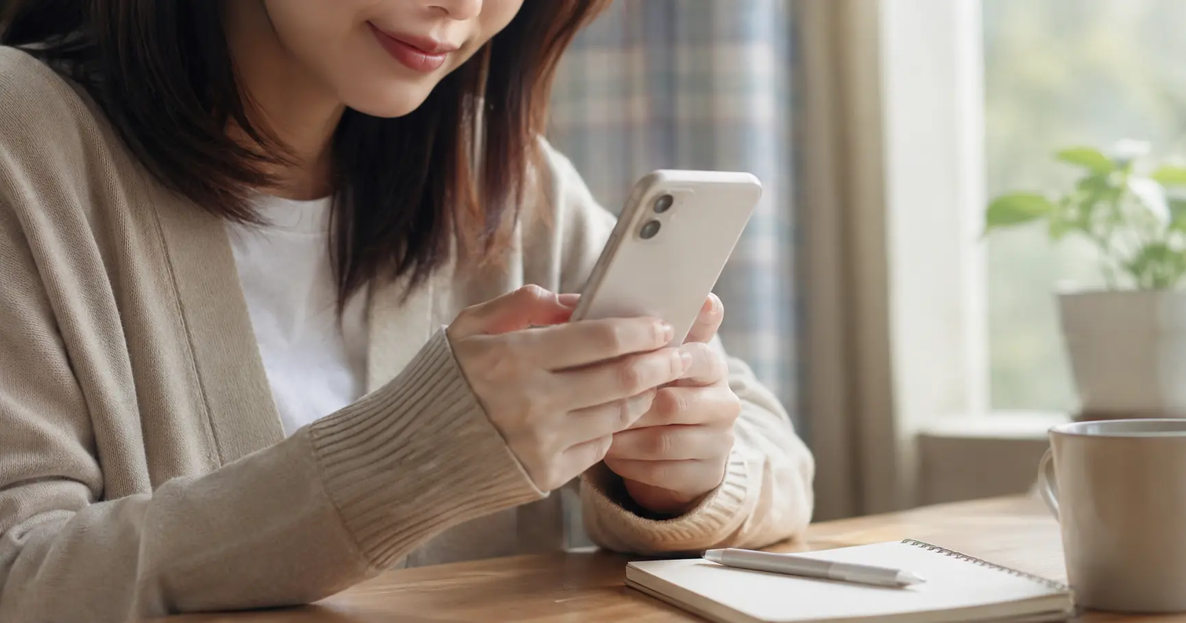 モフ（mof.live）の精算・振込フローをスマホで確認するイメージ